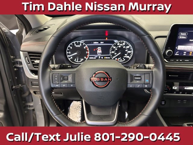 Used 2025 Nissan Rogue SV AWD/4WD image 25