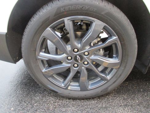 Used 2024 Chevrolet Equinox RS w/ LPO, Floor Liner Package image 9