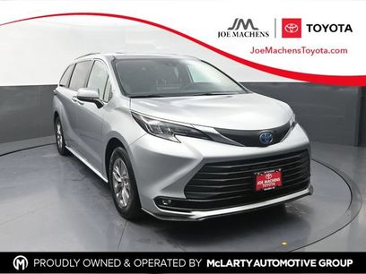 Used 2025 Toyota Sienna XLE