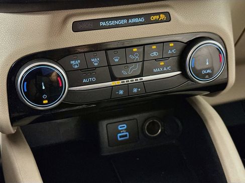 Used 2022 Ford Escape SE w/ Convenience Package FWD image 19