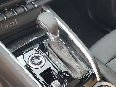 New 2025 Chevrolet Colorado LT w/ LT Convenience Package image 18