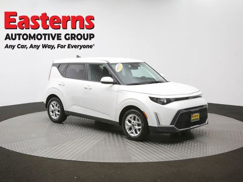 Used 2024 Kia Soul LX w/ Option Group 015 FWD image 46
