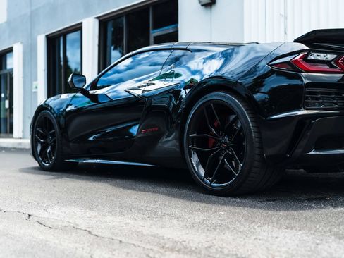 Used 2025 Chevrolet Corvette Z06 RWD image 6