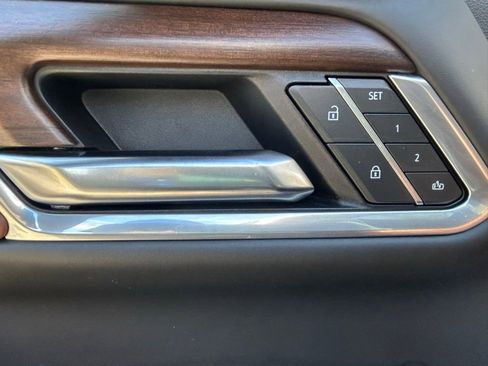 Used 2025 GMC Sierra 2500 Denali Ultimate w/ Max Trailering Package image 30