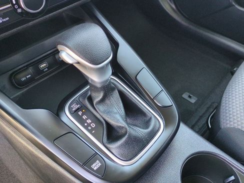 Certified 2023 Kia Soul LX w/ LX Technology Package FWD image 18
