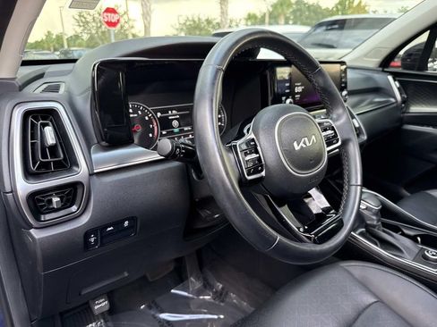Used 2022 Kia Sorento S w/ Panoramic Sunroof Package FWD image 24