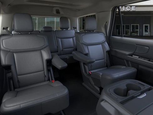 New 2026 Ford Expedition Active image 11