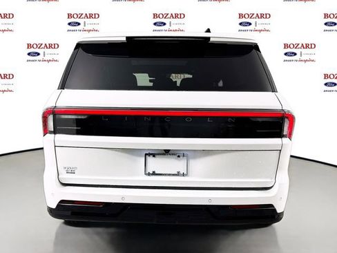 New 2026 Lincoln Navigator Reserve AWD/4WD image 7