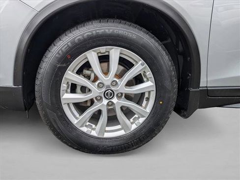 Used 2020 Nissan Rogue SV image 23