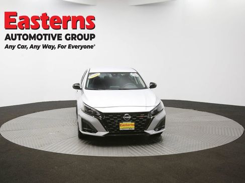Used 2023 Nissan Altima 2.5 SR FWD image 48