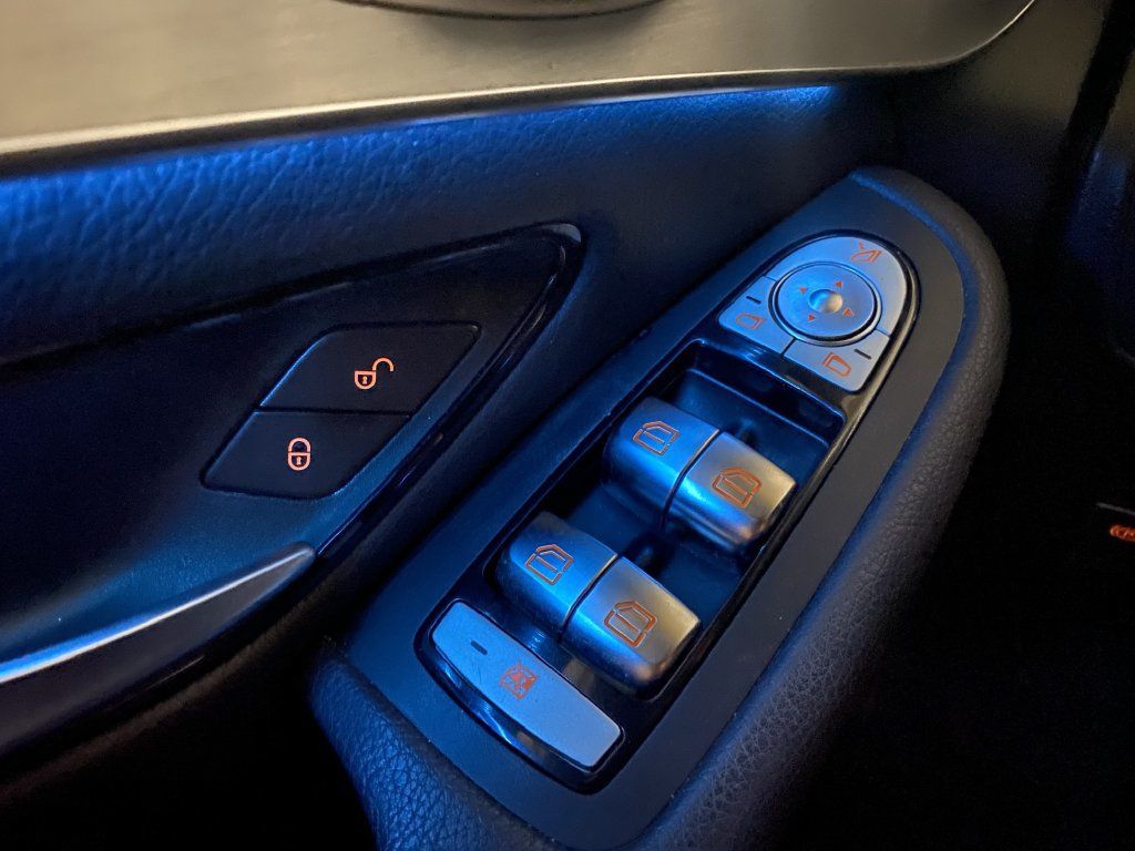 Used 2019 Mercedes-Benz GLC 300 image 9