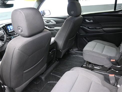 Used 2023 Chevrolet Traverse LT image 24