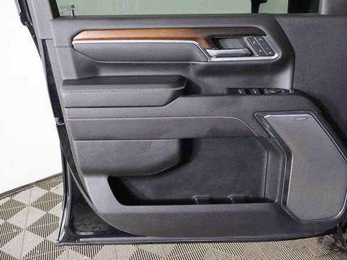 Used 2024 GMC Sierra 2500 Denali w/ Denali Reserve Package image 22