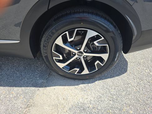 Used 2024 Kia Sportage EX FWD image 32