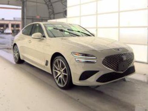 Used 2025 Genesis G70 2.5T AWD/4WD image 3