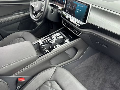 New 2026 Volkswagen Atlas Cross Sport SE FWD image 16