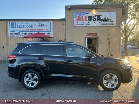 Used 2017 Toyota Highlander Limited image 1