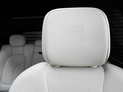 Certified 2022 Porsche Macan S AWD/4WD image 15