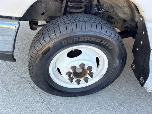 Used 2015 Ford E-350 and Econoline 350 Super Duty image 10