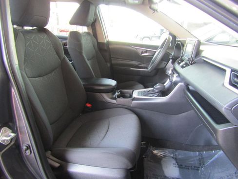 Used 2021 Toyota RAV4 XLE w/ Convenience Package AWD/4WD image 12