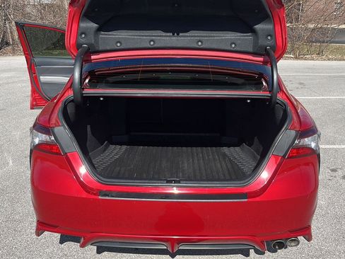 Used 2021 Toyota Camry SE w/ Cold Weather Package image 27