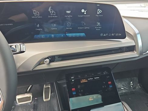 New 2026 Cadillac Vistiq Platinum w/ LPO, Floor Liner Package image 23