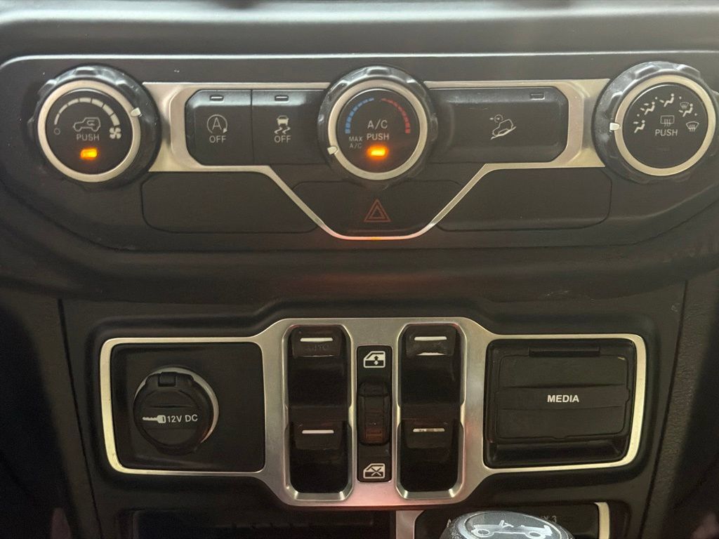Used 2018 Jeep Wrangler Unlimited Sport S AWD/4WD image 15