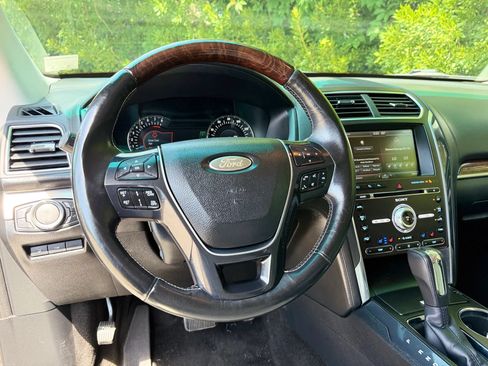 Used 2016 Ford Explorer Platinum AWD/4WD image 46