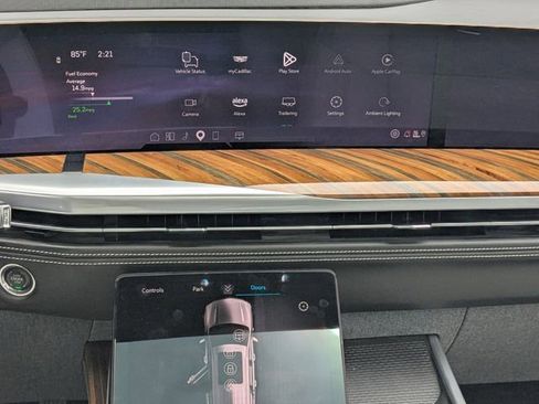 Used 2025 Cadillac Escalade Sport Platinum image 17