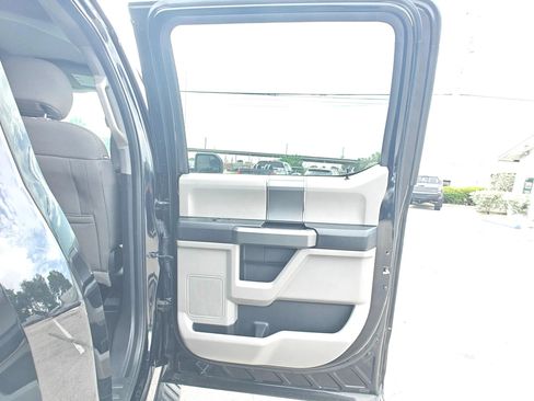 Used 2017 Ford F150 XLT w/ Equipment Group 302A Luxury RWD image 14