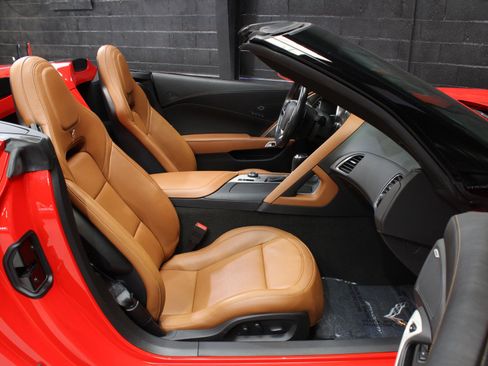 Used 2019 Chevrolet Corvette Stingray Convertible w/ 2LT Preferred Equipment Group image 46