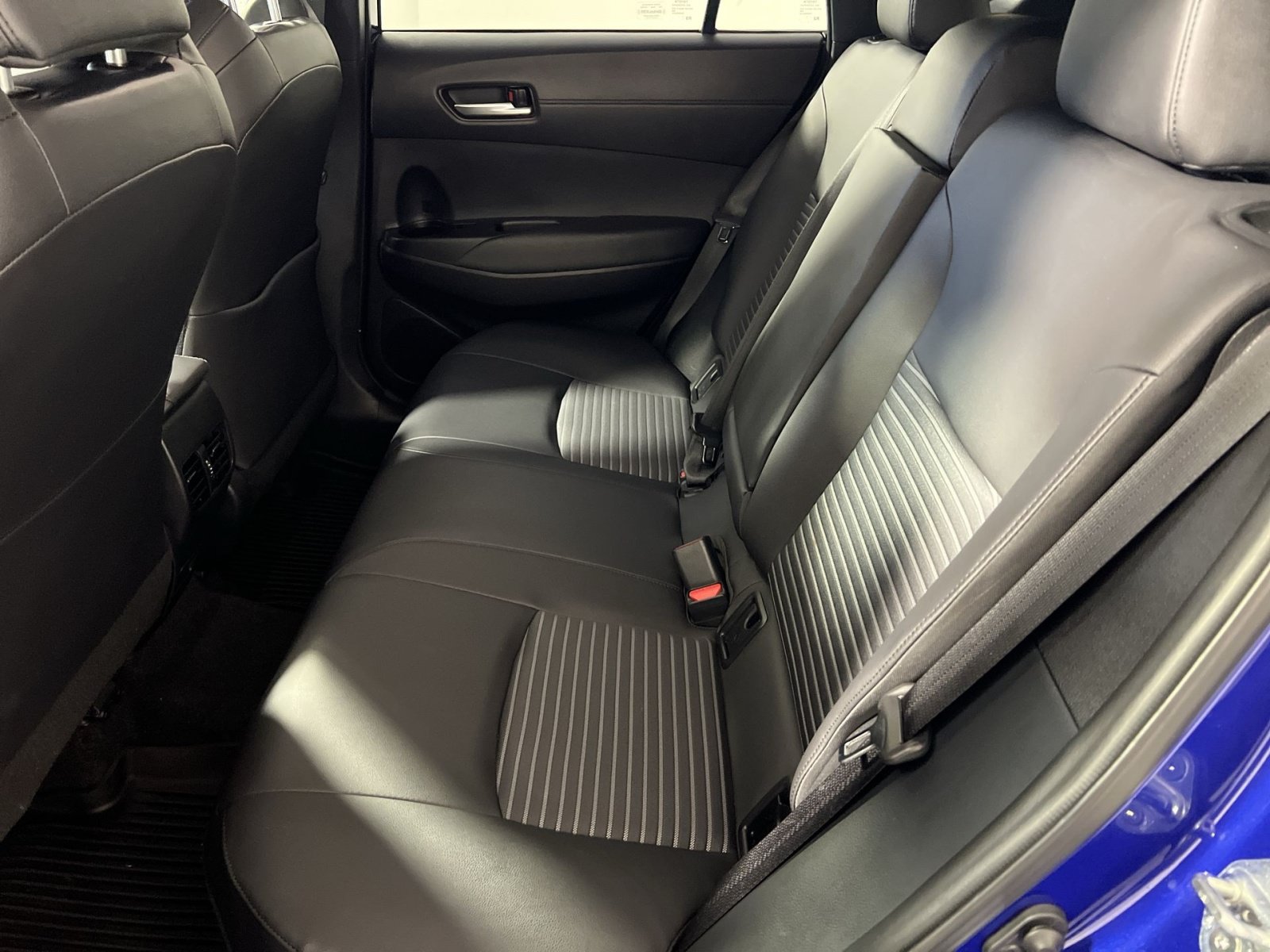 Used 2023 Toyota Corolla Cross AWD Hybrid w/ Convenience Package image 25