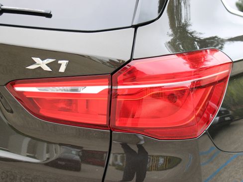 Used 2017 BMW X1 sDrive28i image 11