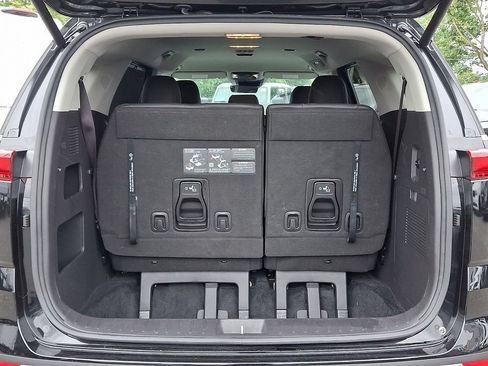 Certified 2024 Kia Carnival EX FWD image 28