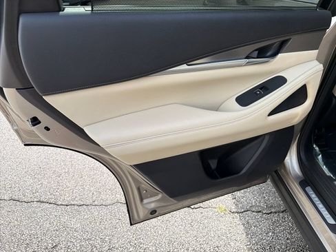 Used 2023 INFINITI QX60 Luxe w/ Cargo Package FWD image 21