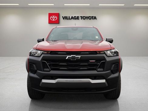 Used 2024 Chevrolet Colorado Trail Boss w/ Technology Package image 8