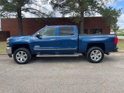 Used 2017 Chevrolet Silverado 1500 High Country image 2