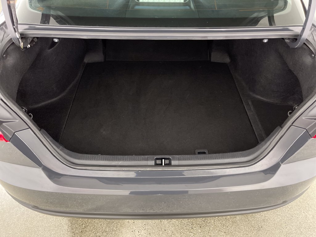 Used 2025 Toyota Camry LE FWD image 10