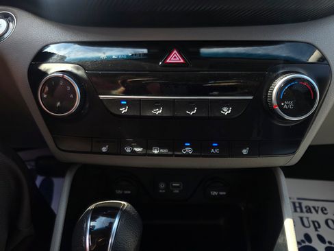 Used 2021 Hyundai Tucson Value FWD image 11