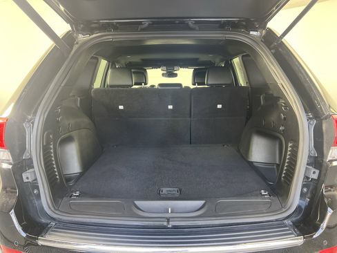 Used 2022 Jeep Grand Cherokee Limited image 36