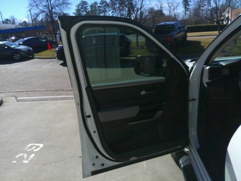 Used 2024 Toyota Tundra Limited image 17