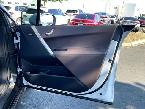 Used 2023 BMW iX xDrive50 w/ Sport Package AWD/4WD image 24