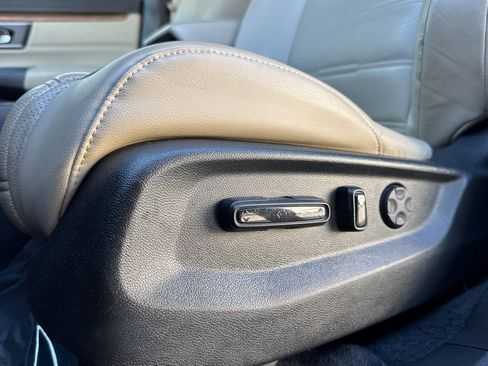 Used 2018 Honda CR-V Touring image 14