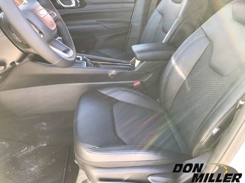 New 2026 Jeep Compass Latitude image 12