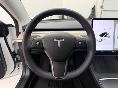 Used 2021 Tesla Model 3 Standard Range Plus image 15