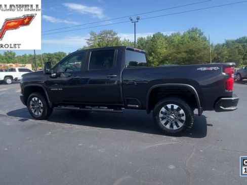 Used 2024 Chevrolet Silverado 2500 Custom w/ Custom Value Package AWD/4WD image 6