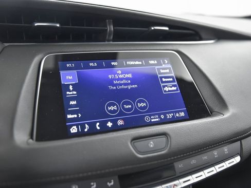 Used 2023 Cadillac XT4 Premium Luxury image 19