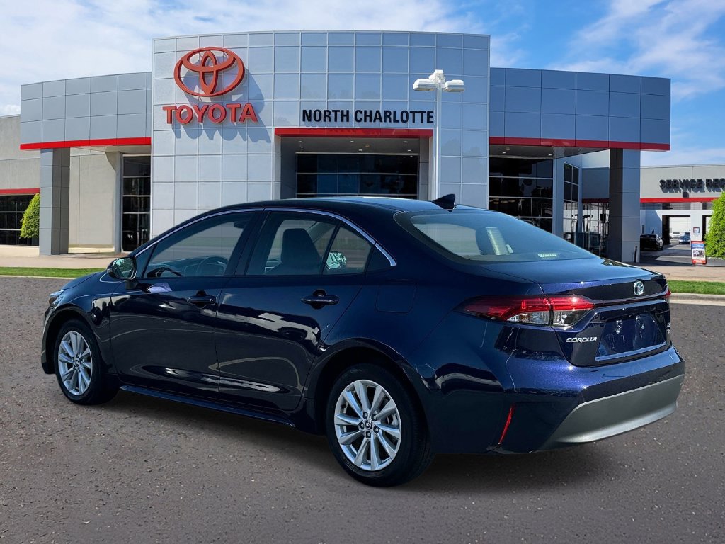 Used 2025 Toyota Corolla XLE FWD image 6