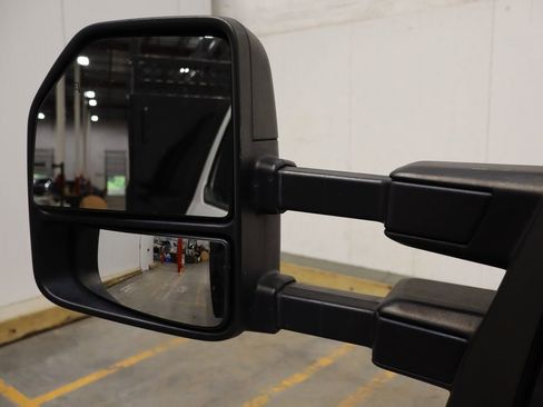 Used 2018 Ford F550 2WD Crew Cab Super Duty image 32