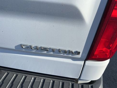Certified 2022 Chevrolet Silverado 1500 Custom image 24